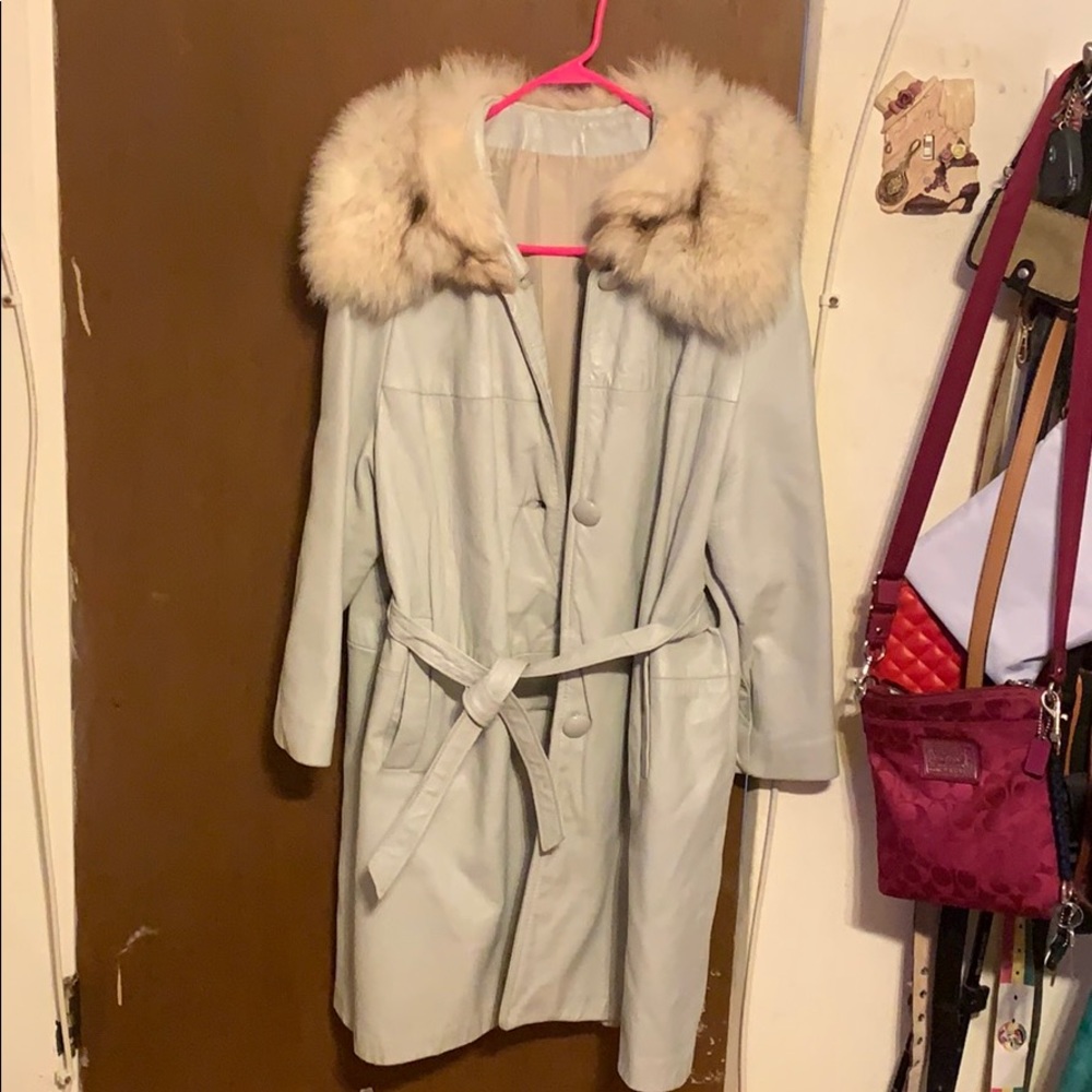 Vintage leather coat with real fox collar